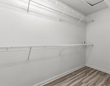5012 Hawkstone Drive - Photo Thumbnail 19