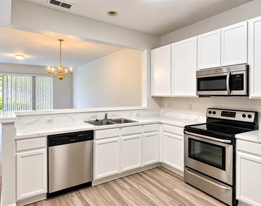 5012 Hawkstone Drive - Photo Thumbnail 6