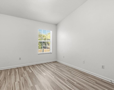 5012 Hawkstone Drive - Photo Thumbnail 14