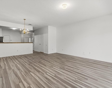 5012 Hawkstone Drive - Photo Thumbnail 5