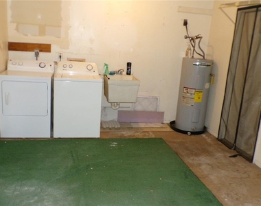 10104 Willmington Boulevard - Photo Thumbnail 16