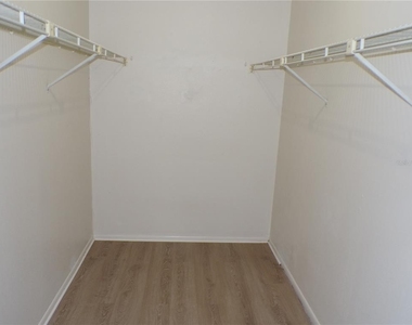 10104 Willmington Boulevard - Photo Thumbnail 8