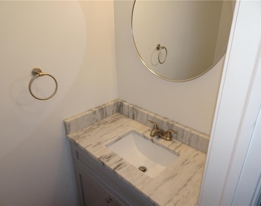 1535 E 7th Street - Photo Thumbnail 6
