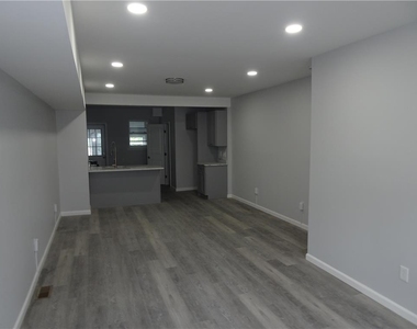 1535 E 7th Street - Photo Thumbnail 1