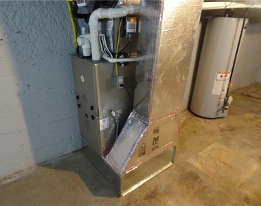 1535 E 7th Street - Photo Thumbnail 14