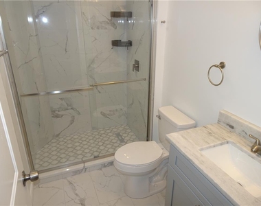 1535 E 7th Street - Photo Thumbnail 12