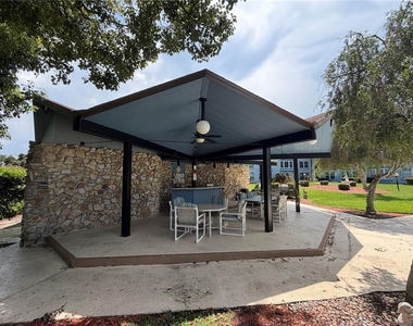 333 Lake Howard Drive Nw - Photo Thumbnail 22