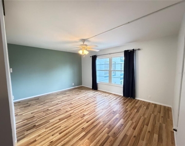 333 Lake Howard Drive Nw - Photo Thumbnail 9