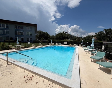 333 Lake Howard Drive Nw - Photo Thumbnail 20