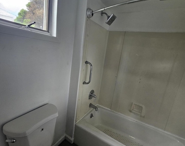 106 N Main Street - Photo Thumbnail 9