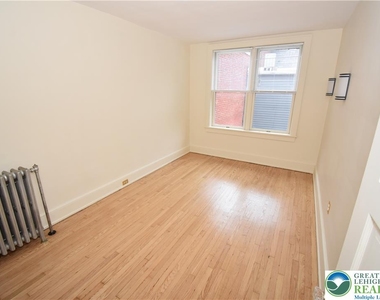 4 Bennett Court - Photo Thumbnail 8