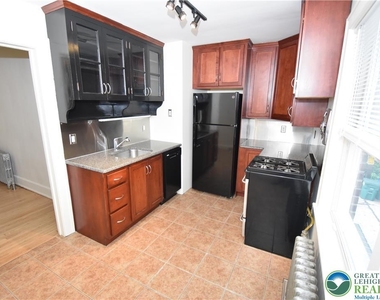 4 Bennett Court - Photo Thumbnail 2
