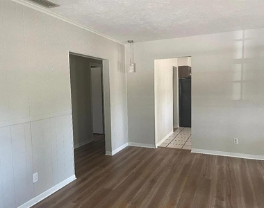 1701 Ne 28th Avenue - Photo Thumbnail 3