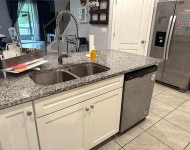 103 Redbud Road - Photo Thumbnail 8