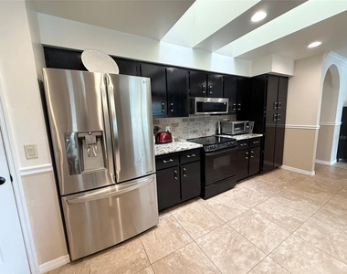 1166 Waterside Street - Photo Thumbnail 3