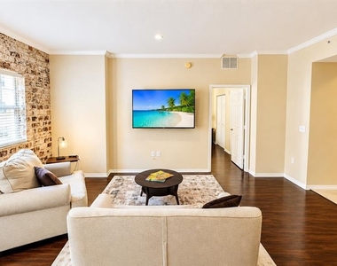 1064 N Tamiami Trail - Photo Thumbnail 3