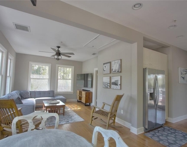 835 7th Avenue S - Photo Thumbnail 10