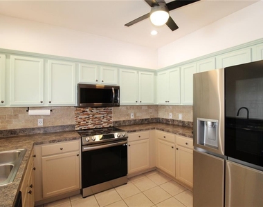 5635 Spanish Point Court - Photo Thumbnail 2