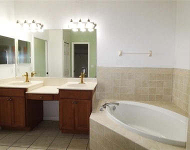5635 Spanish Point Court - Photo Thumbnail 9