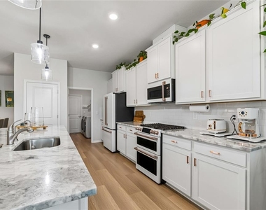 18123 Gulf Ranch Place - Photo Thumbnail 12