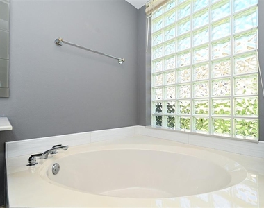 7131 Kensington Court - Photo Thumbnail 27