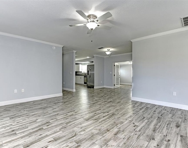 1106 Southern Pine Lane - Photo Thumbnail 7
