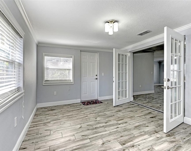 1106 Southern Pine Lane - Photo Thumbnail 13