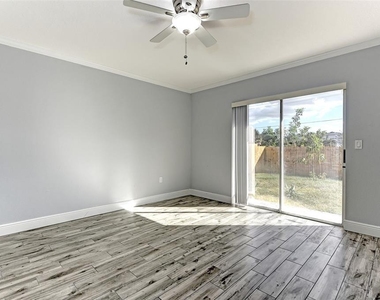 1106 Southern Pine Lane - Photo Thumbnail 22