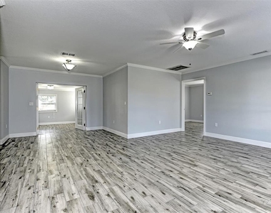 1106 Southern Pine Lane - Photo Thumbnail 5