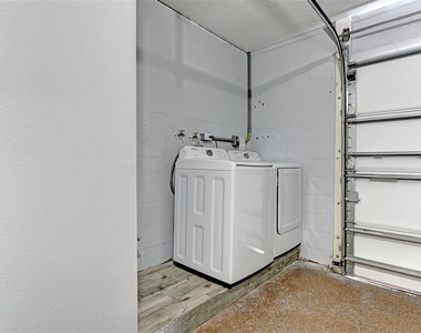 1106 Southern Pine Lane - Photo Thumbnail 26