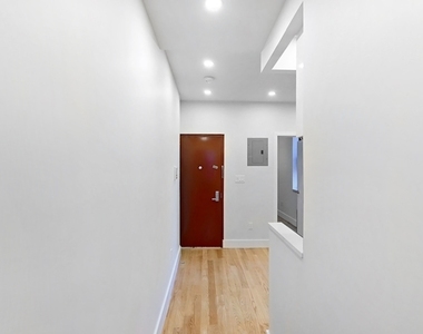 Stanton Street - Photo Thumbnail 1