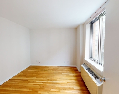 120 W. 21st - Photo Thumbnail 4
