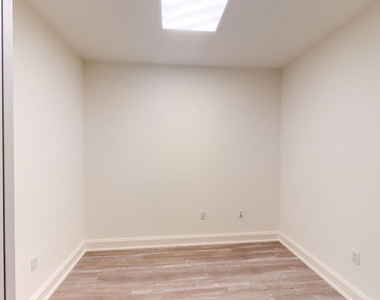 10 Hanover Square - Photo Thumbnail 3