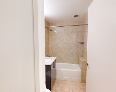 10 Hanover Square - Photo Thumbnail 4