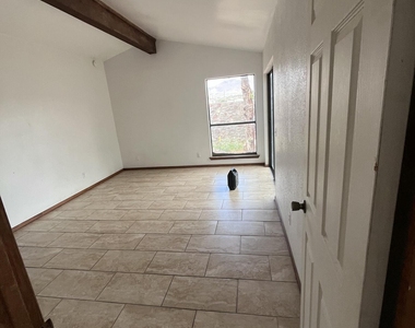 5862 Oleaster Drive - Photo Thumbnail 10