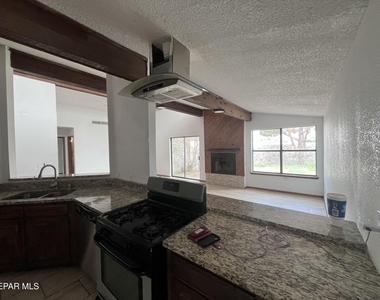 5862 Oleaster Drive - Photo Thumbnail 7