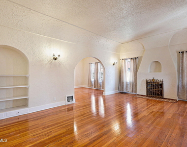 821 Kern Drive - Photo Thumbnail 4
