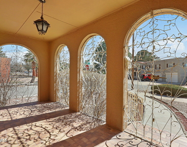 821 Kern Drive - Photo Thumbnail 1