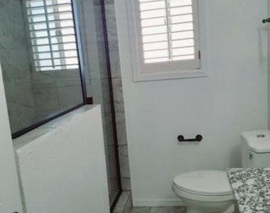 4213 Hampshire Lane - Photo Thumbnail 8