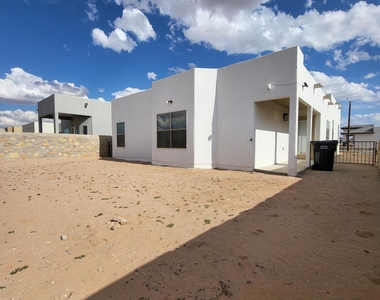 13865 Lorenz Avenue - Photo Thumbnail 16