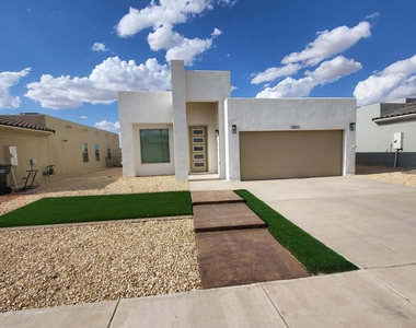 13865 Lorenz Avenue - Photo Thumbnail 2