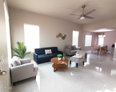 13865 Lorenz Avenue - Photo Thumbnail 7