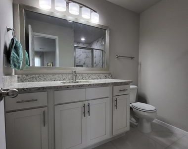 13865 Lorenz Avenue - Photo Thumbnail 13