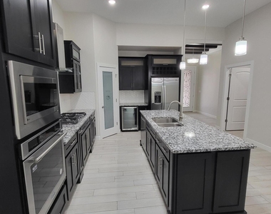 13604 Hazlewood Street - Photo Thumbnail 6