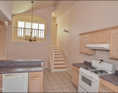 1560 Via Appia Street - Photo Thumbnail 17