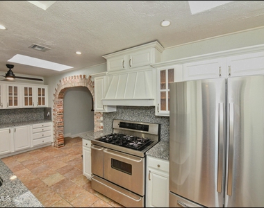 3030 Aurora Avenue - Photo Thumbnail 18