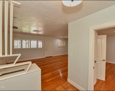 3030 Aurora Avenue - Photo Thumbnail 8