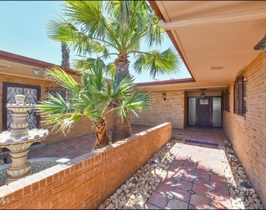 3030 Aurora Avenue - Photo Thumbnail 5