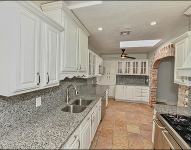 3030 Aurora Avenue - Photo Thumbnail 19