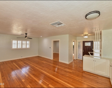 3030 Aurora Avenue - Photo Thumbnail 10